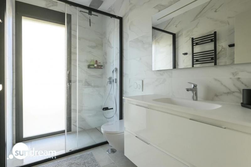 Villa exclusiva de 3 dormitorios a la venta en el prestigioso Resort de Golf Las Colinas(Alicante)