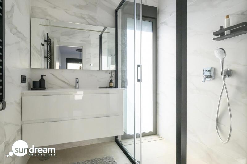 Villa exclusiva de 3 dormitorios a la venta en el prestigioso Resort de Golf Las Colinas(Alicante)