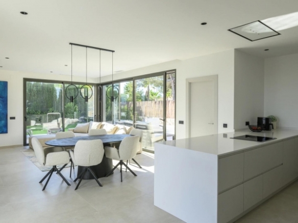 Villa exclusiva de 3 dormitorios a la venta en el prestigioso Resort de Golf Las Colinas(Alicante)