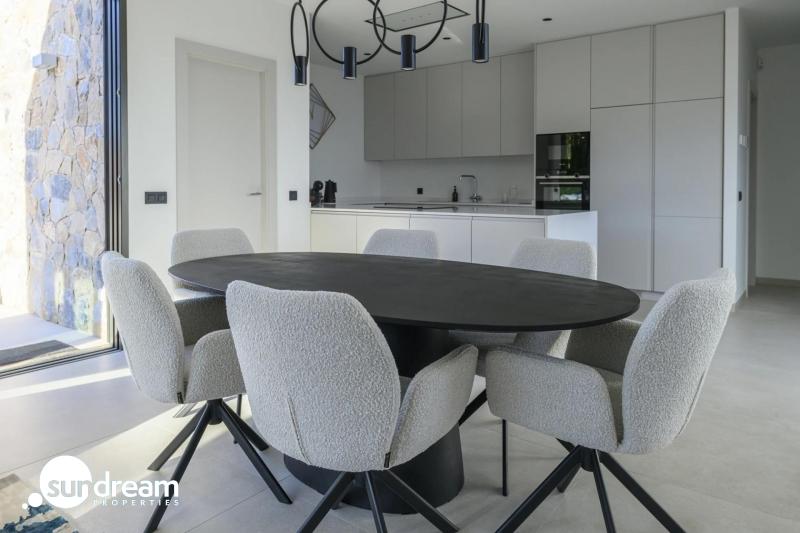 Villa exclusiva de 3 dormitorios a la venta en el prestigioso Resort de Golf Las Colinas(Alicante)