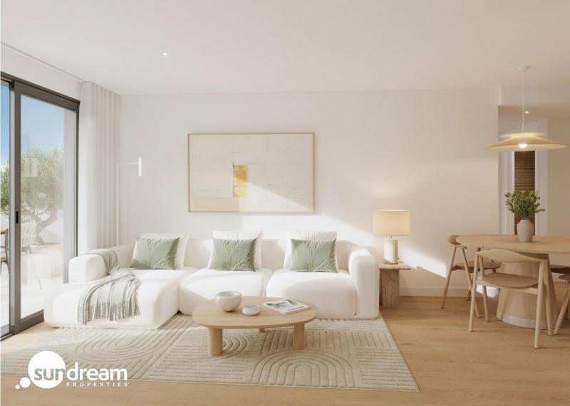 Ático de 3 dormitorios con solarium y piscina privada a 900m. de la playa en Villajoyosa
