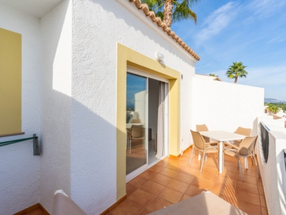 Apartamento de planta alta con 2 dormitorios a la venta en Calpe