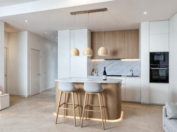 Bungalow de planta alta de 3 dormitorios con solarium y piscina privada a la venta en Pilar de la Horadada