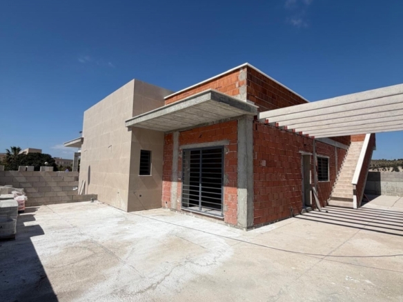 Villa pareada de 3 dormitorios con solarium a solo 950m de la playa en Puerto de Mazarrón