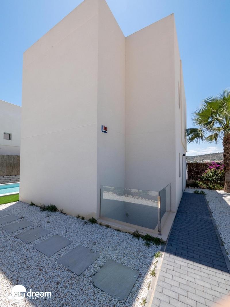 g_43073-13-27 Villa de 4 dormitorios con piscina privada y vistas al golf en Algorfa