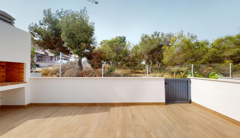Bungalow de planta baja con 2 dormitorios y 2 amplias terrazas en Los Balcones(Torrevieja)