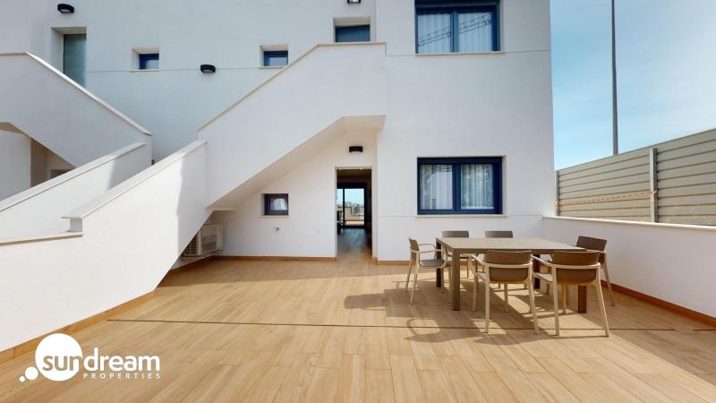 Bungalow de planta baja con 2 dormitorios y 2 amplias terrazas en Los Balcones(Torrevieja)