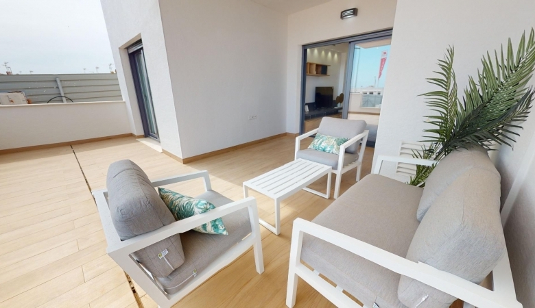 Bungalow de planta baja con 2 dormitorios y 2 amplias terrazas en Los Balcones(Torrevieja)