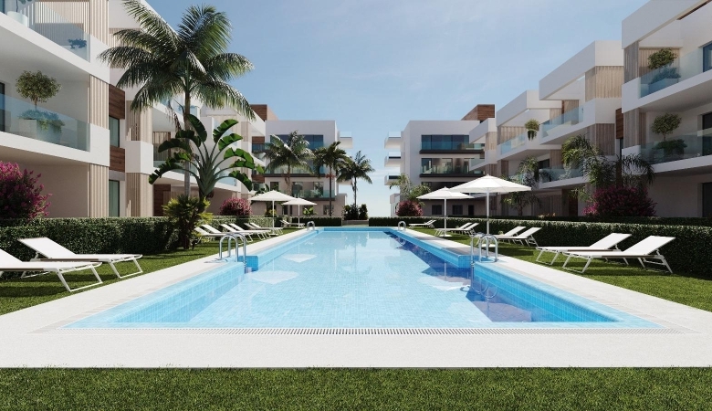 Apartamento de planta baja con 3 dormitorios y jardín privado en San Pedro del Pinatar