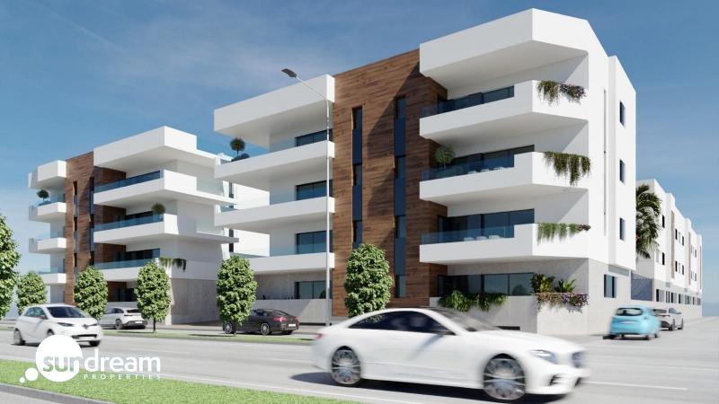 Apartamento de planta baja con 3 dormitorios y jardín privado en San Pedro del Pinatar