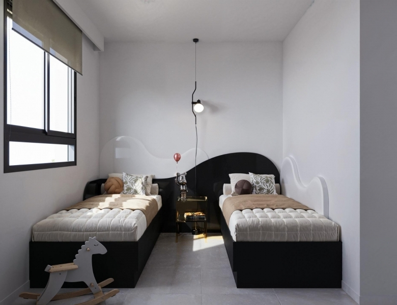 Bungalow de planta alta con 3 dormitorios y solarium privado en San Miguel de Salinas