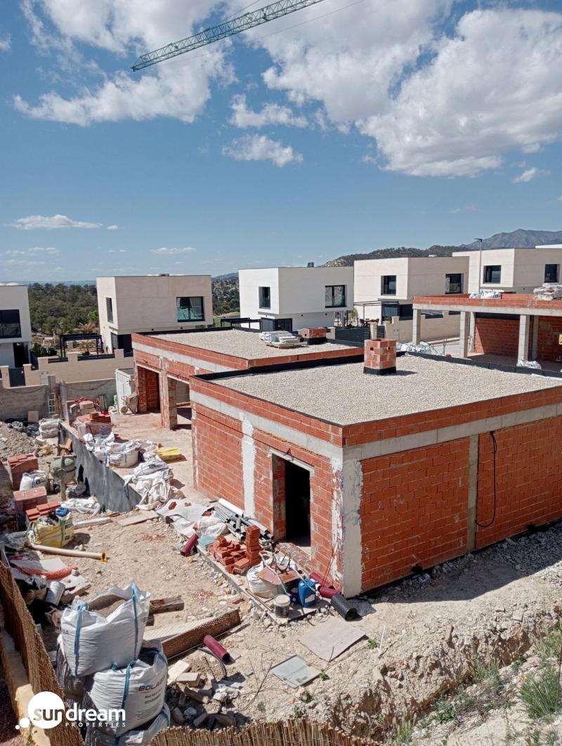 g_43137-22-24 Villa independiente en una planta de 3 dormitorios con excelentes vistas panorámicas en Balcón de Finestrat