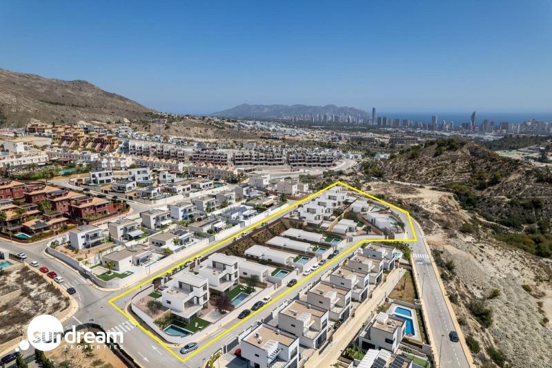g_43137-22-28 Villa independiente en una planta de 3 dormitorios con excelentes vistas panorámicas en Balcón de Finestrat