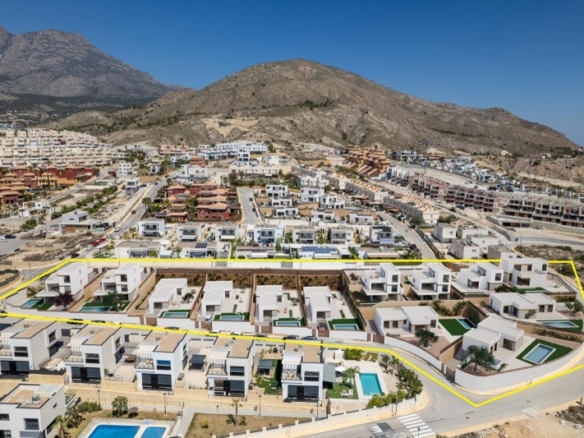 Villa independiente en una planta de 3 dormitorios con excelentes vistas panorámicas en Balcón de Finestrat