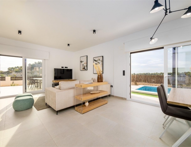 Villa de dos plantas con 3 dormitorios con vistas panorámicas en venta en Balcón de Finestrat