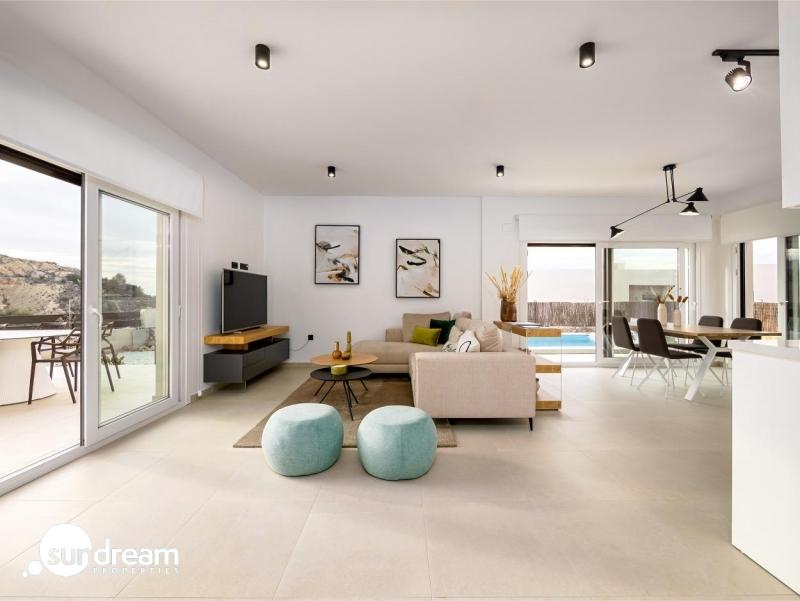 Villa de dos plantas con 3 dormitorios con vistas panorámicas en venta en Balcón de Finestrat