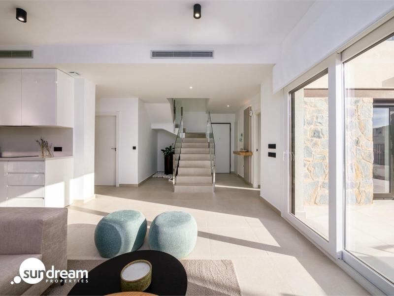 g_43138-19-4 Villa de dos plantas con 3 dormitorios con vistas panorámicas en venta en Balcón de Finestrat
