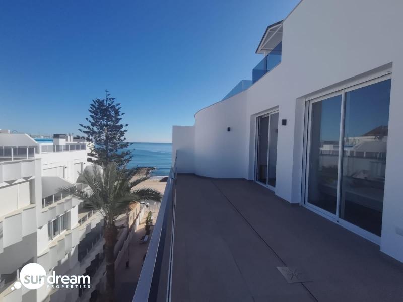 g_43220-13-1 Ático llave en mano de 2 dormitorios con amplia terraza a 50m de la playa a la venta en Torrevieja