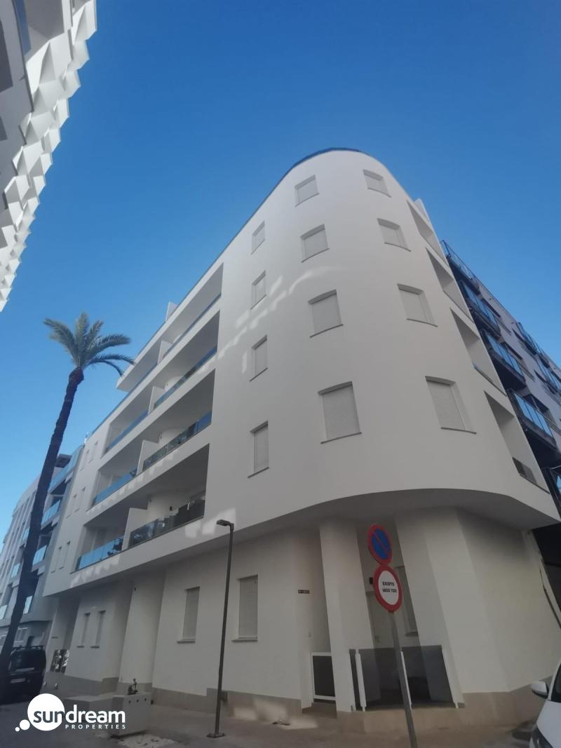 g_43220-13-23 Ático llave en mano de 2 dormitorios con amplia terraza a 50m de la playa a la venta en Torrevieja