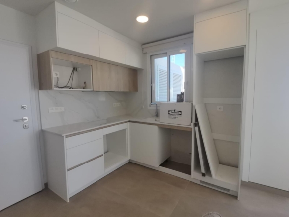 Ático llave en mano de 1 dormitorio con amplia terraza a 50m de la playa a la venta en Torreveija