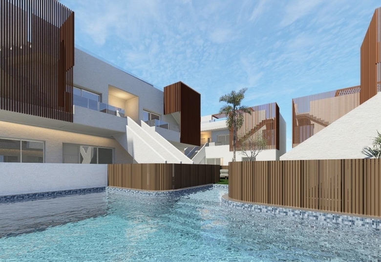 Apartamento de planta baja con 3 dormitorios y piscina comunitaria a la venta en Pilar de la Horadada