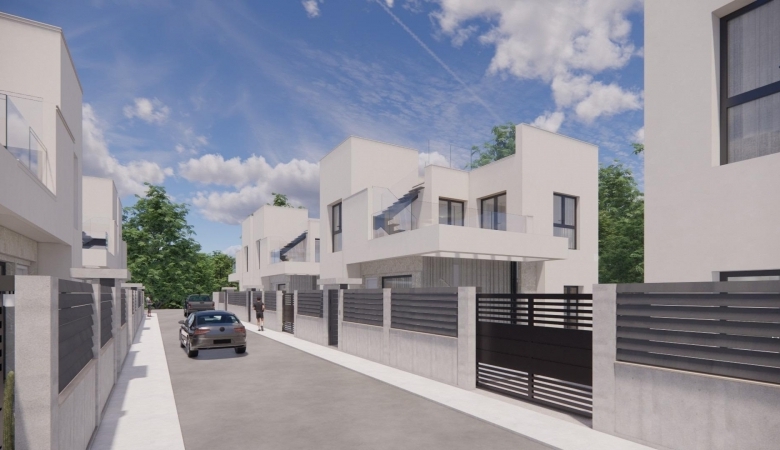 Villa independiente de nueva construcción con 4 dormitorios y piscina privada en Los Montesinos(Alicante)