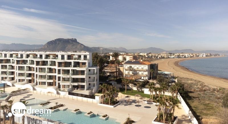 Ático de 2 dormitorios a escasos metros del mar a la venta en Denia(Alicante)