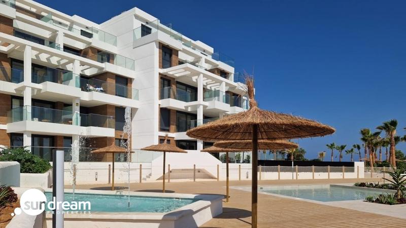Ático de 2 dormitorios a escasos metros del mar a la venta en Denia(Alicante)