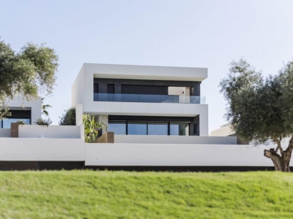 Maginifica villa de nueva construcción con 3 dormitorios en primera línea de campo de golf en La Finca Golf Resort