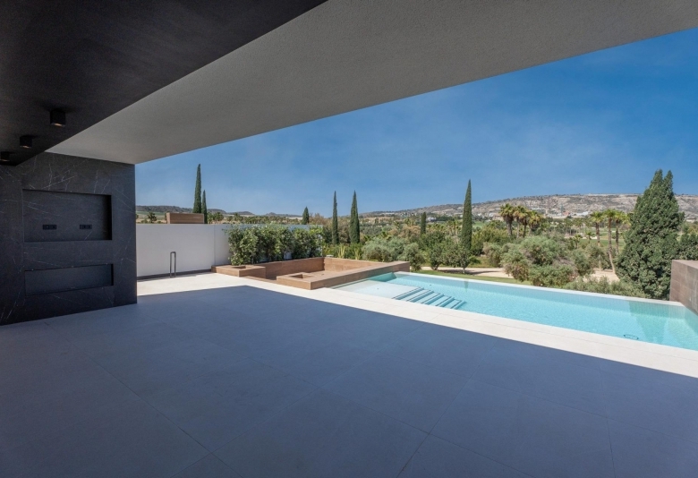Maginifica villa de nueva construcción con 3 dormitorios en primera línea de campo de golf en La Finca Golf Resort
