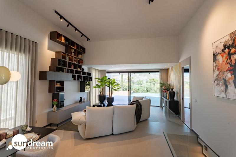 g_43300-14-7 Maginifica villa de nueva construcción con 3 dormitorios en primera línea de campo de golf en La Finca Golf Resort