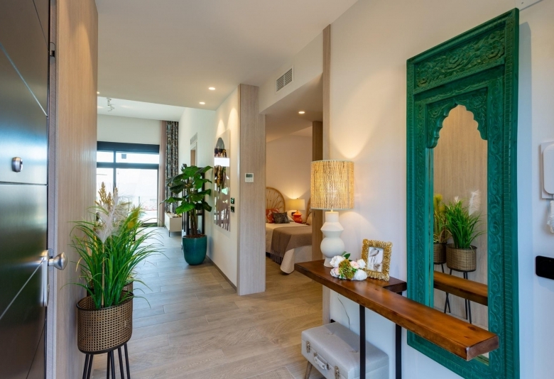 Villa pareada con 3 dormitorios y piscina privada a la venta en La Finca Golf Resort, Algorfa
