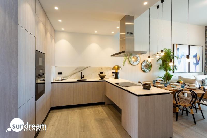 Villa pareada con 3 dormitorios y piscina privada a la venta en La Finca Golf Resort, Algorfa
