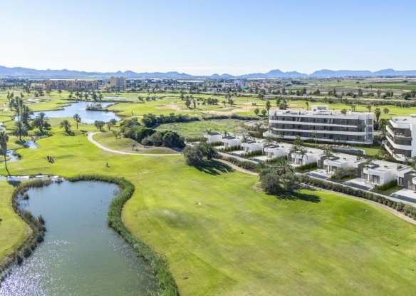 Chalet en una planta de 3 dormitorios en primera línea del campo de golf en Los Alcázares