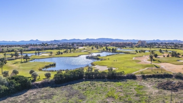 Chalet en una planta de 3 dormitorios en primera línea del campo de golf en Los Alcázares