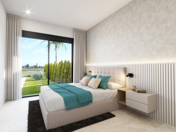 Chalet en una planta de 3 dormitorios en primera línea del campo de golf en Los Alcázares