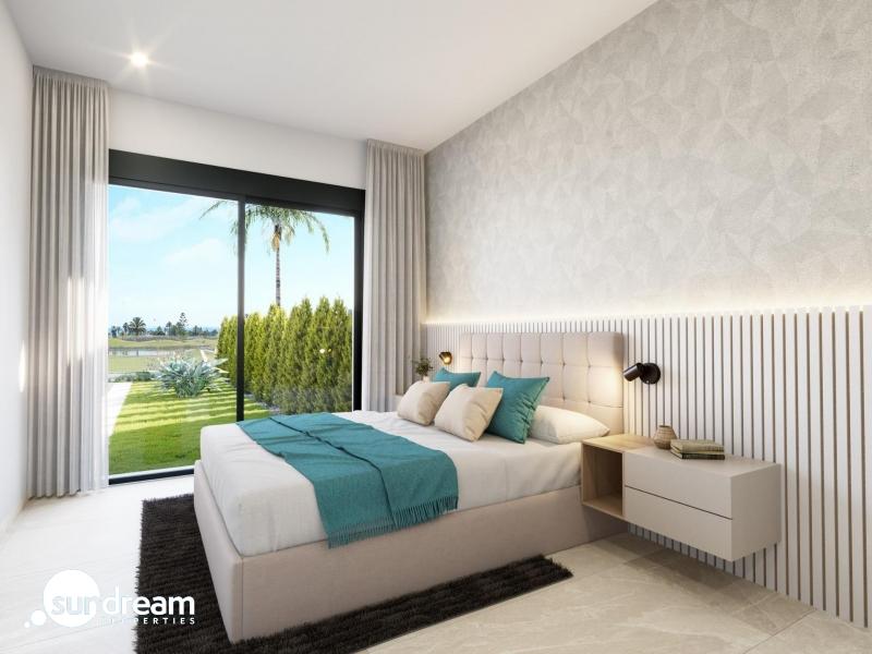 Chalet en una planta de 3 dormitorios en primera línea del campo de golf en Los Alcázares