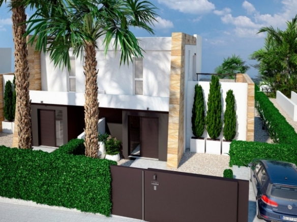 Villa pareada de 3 dormitorios con piscina privada a la venta en La Finca Golf Resort, Algorfa