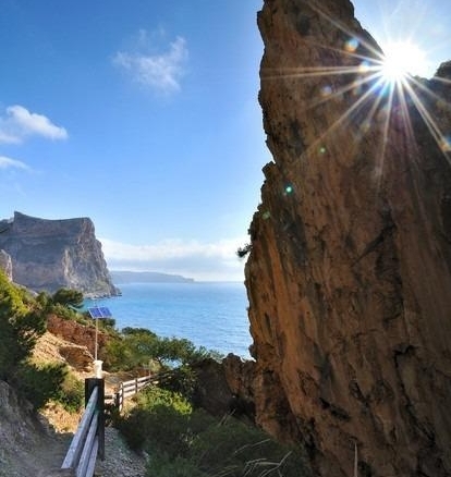 Villa de lujo de 4 dormitorios con piscina infinity y vistas al mar a la venta en Benitachell