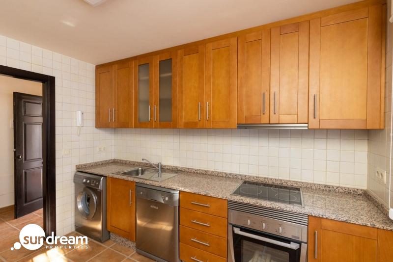 Villa independiente de estilo mediterráneo con 3 dormitorios a la venta en Fuente Alamo – Murcia