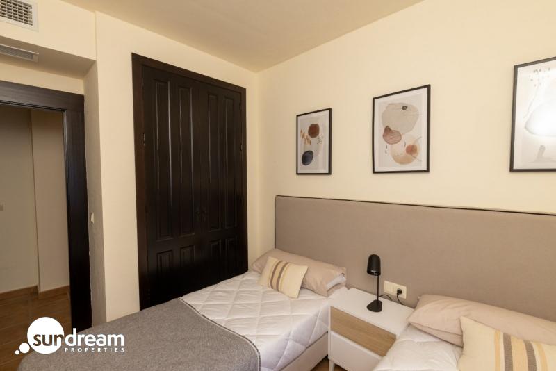 Villa independiente de estilo mediterráneo con 3 dormitorios a la venta en Fuente Alamo – Murcia