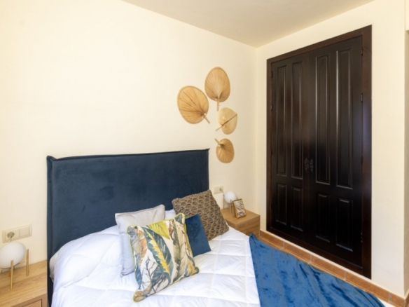 Villa independiente de estilo mediterráneo con 3 dormitorios a la venta en Fuente Alamo – Murcia