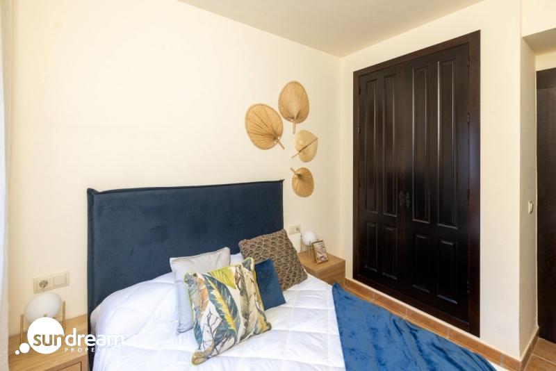 Villa independiente de estilo mediterráneo con 3 dormitorios a la venta en Fuente Alamo – Murcia