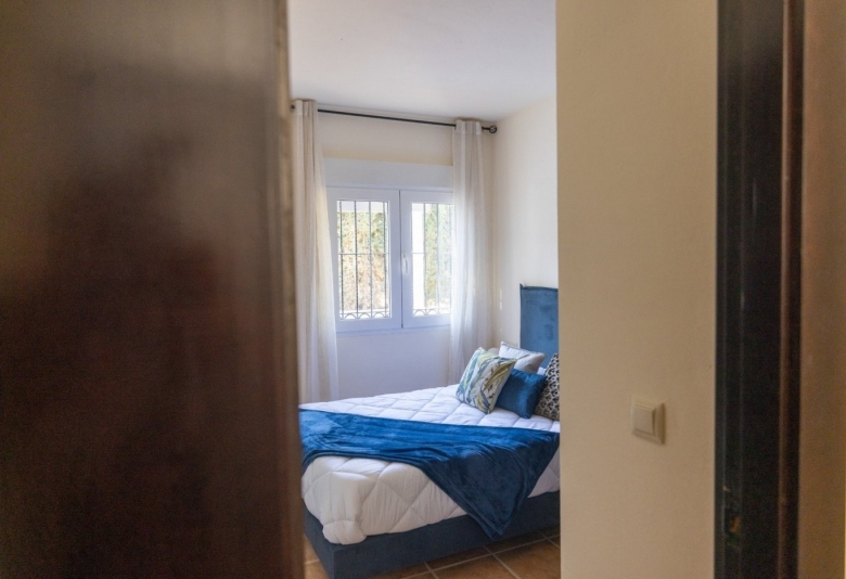 Villa independiente de estilo mediterráneo con 3 dormitorios a la venta en Fuente Alamo – Murcia