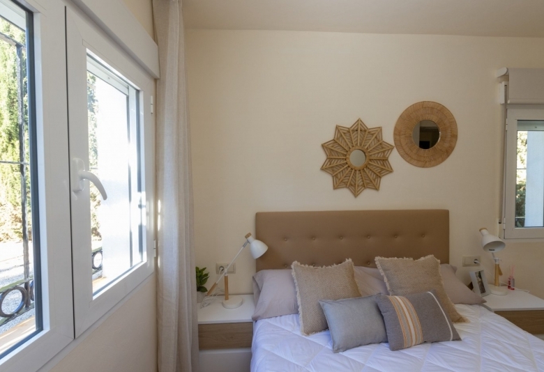 Villa independiente de estilo mediterráneo con 3 dormitorios a la venta en Fuente Alamo – Murcia