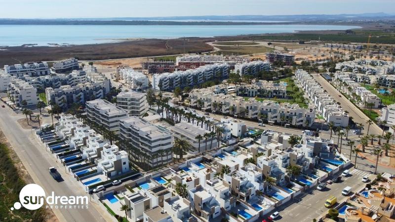 Apartamento de 2 dormitorios de nueva construcción a la venta en El Raso(Guradamar del Segura)