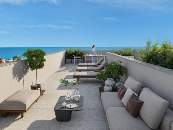 Ático de 2 dormitorios con solarium privado y magnificas vistas al mar a 250m de la playa en Los Alcázares(Murcia)