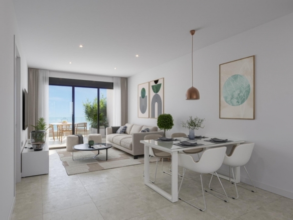 Apartamento de 3 dormitorios a 250m de la playa a la venta en Los Alcázares(Murcia)