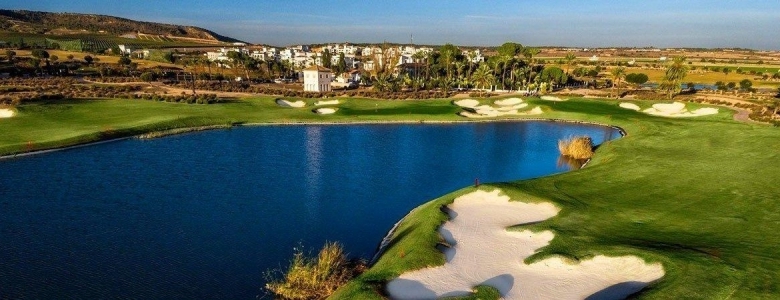 Villa en una sola planta con 3 dormitorios y piscina privada en Condado de Alhama Golf Resort(Murcia)