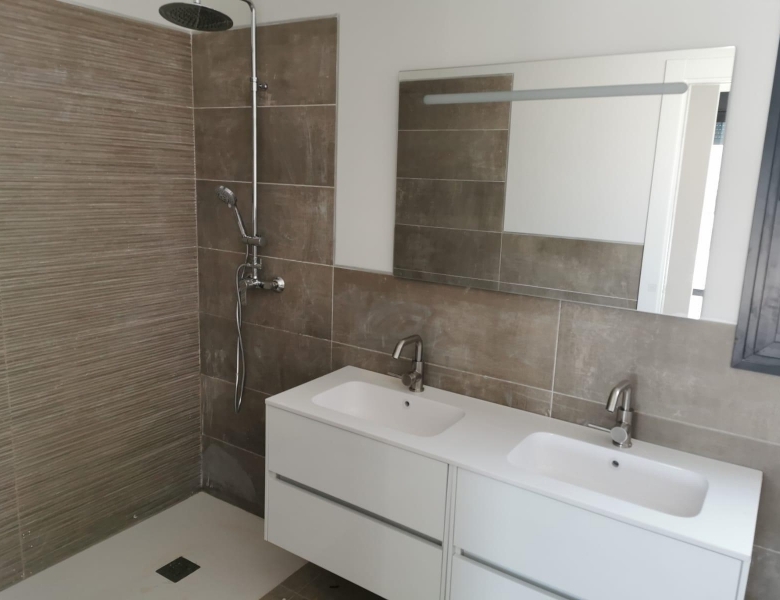 Villa de 3 dormitorios con piscina privada en entorno natural en Pinoso(Alicante)